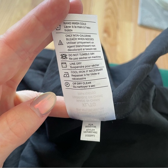 Vince V-Neck Tie Back Flutter Sleeve Black Tencel Midi Dress V870851492 NWT XL - Picture 12 of 12